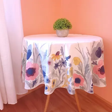 דירה Spacious Old Town Family Peachy 2 Bedrooms Apartment, Nearby The Presidential Castle *