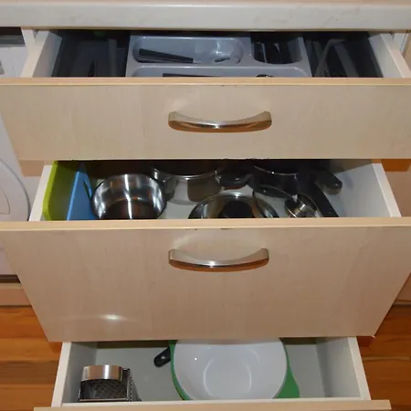 Spacious Old Town Family Peachy 2 Bedrooms Apartment, Nearby The Presidential Castle *