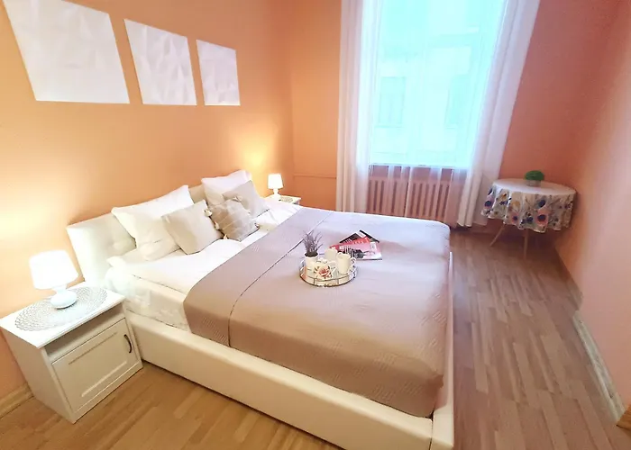 アパート Spacious Old Town Family & Friends Peachy Two Bedrooms Apartment, Nearby The Presidential Castle *