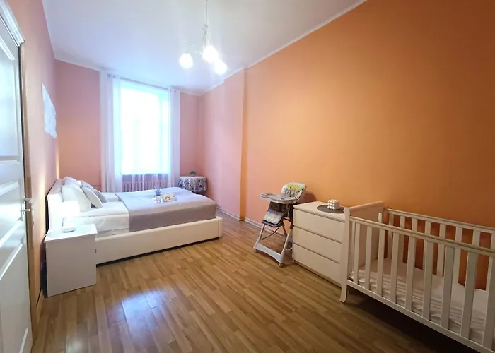 アパート Spacious Old Town Family & Friends Peachy Two Bedrooms Apartment, Nearby The Presidential Castle *