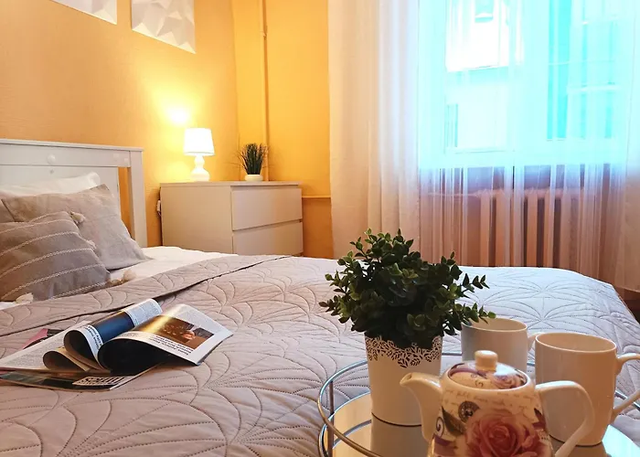 Spacious Old Town Family & Friends Peachy Two Bedrooms Apartment, Nearby The Presidential Castle * リガ