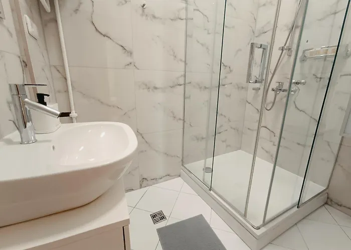 Spacious Old Town Family & Friends Peachy Two Bedrooms Apartment, Nearby The Presidential Castle * Riga