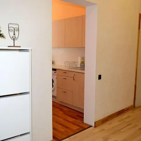 Spacious Old Town Family Peachy 2 Bedrooms Apartment, Nearby The Presidential Castle 公寓 *