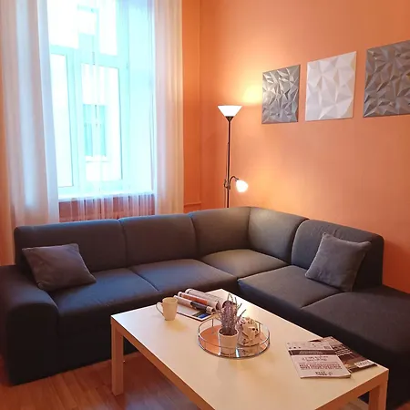 Spacious Old Town Family Peachy 2 Bedrooms Apartment, Nearby The Presidential Castle * 里加